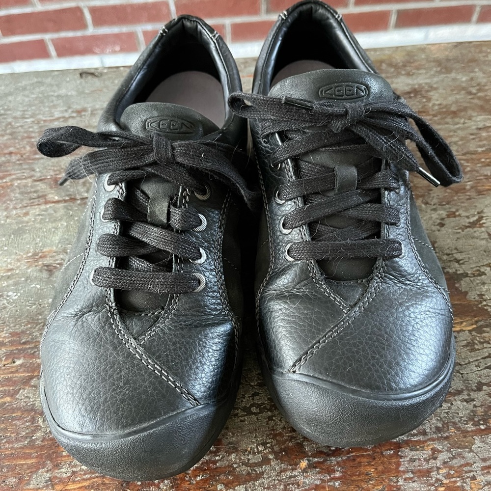 Keen women’s Presidio Size 9.5